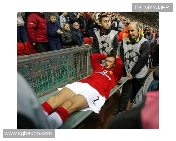 足球明星小贝的精彩瞬间与经典形象回顾,感受他的足球魅力与个人风采