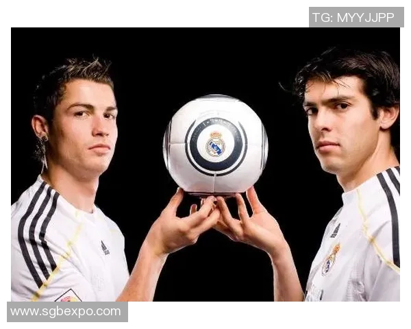 足球明星背心男生时尚搭配指南及精选图片展示